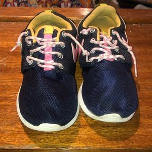 Kids NIKE Roshe Run
